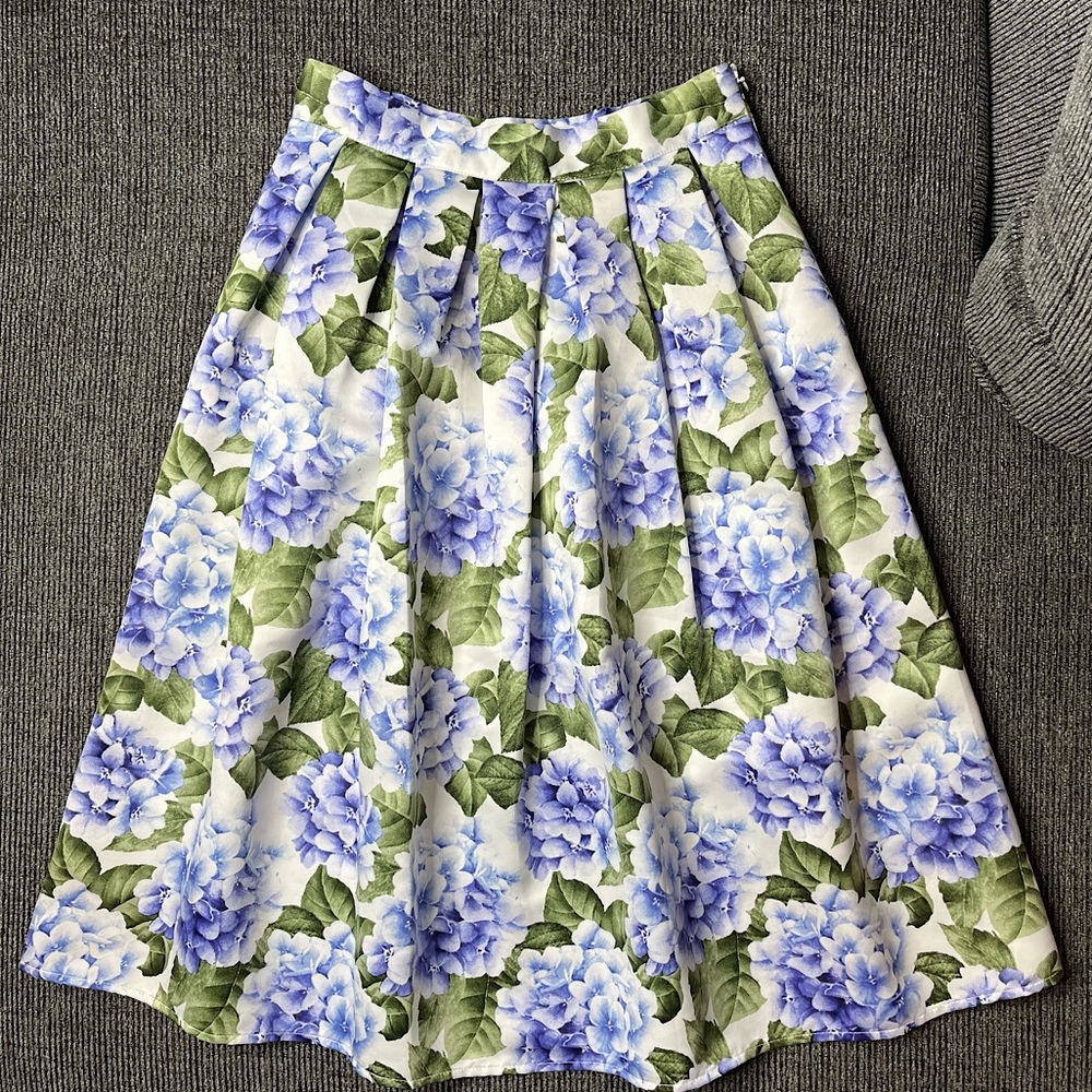 Forever 21 Blue Hydrangea Midi Skirt